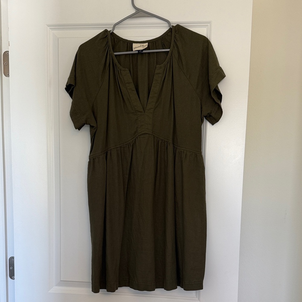 Universal Threads Olive Green Linen Dress